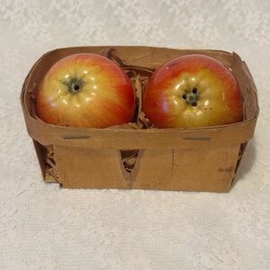 Apples in a Basket Salt and Pepper Shakers